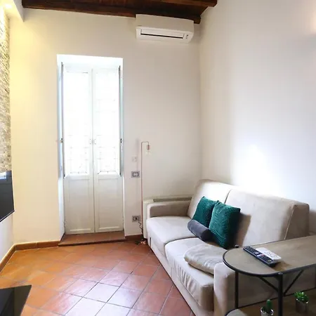 Benedetta 22 - Trastevere